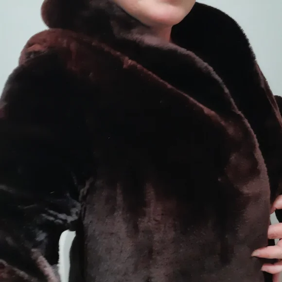 VTG Luxurious Brown Mouton Swing Coat - Picture 4 of 11